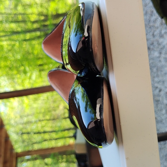 Wayderns Brand Patent Leather Shoes - Picture 5 of 8